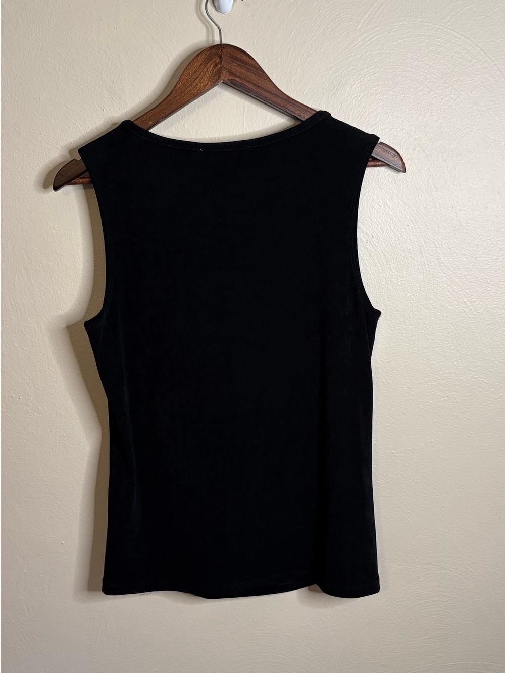 Dana Buchman Travel Anywhere Black Sleeveless Pleated Keyhole Tank Top Medium - Picture 3 of 9